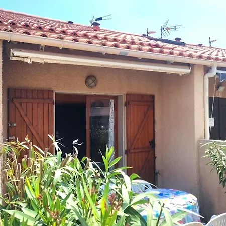 Charming Family In Leucate
